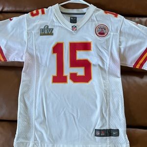 Gently worn KANSAS CITY CHIEFS - Patrick Mahomes Jersey.
